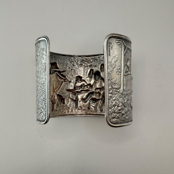 Vintage Jorgen Th Steffesen silver plated repousse cuff bracelet tavern scene. - Picture 7 of 12